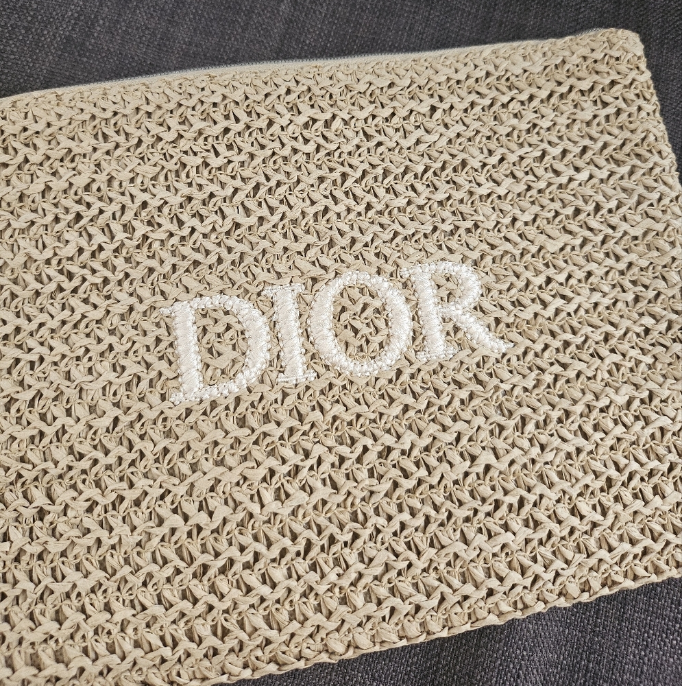 Brand new authentic Dior raffia wicker clutch with wrislet from Dior Beauty - Picture 9 of 14